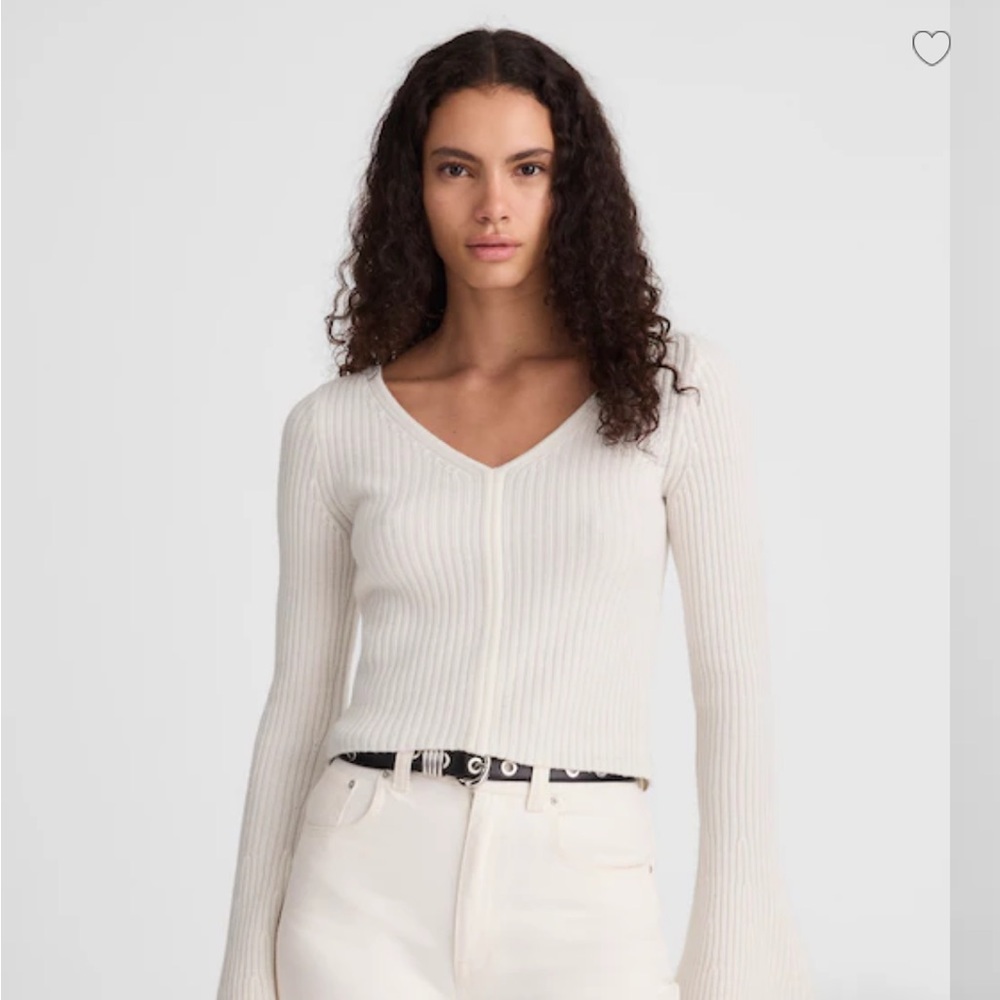 NWT Madewell
Ribbed V-Neck Sweater Top in Merino Wool